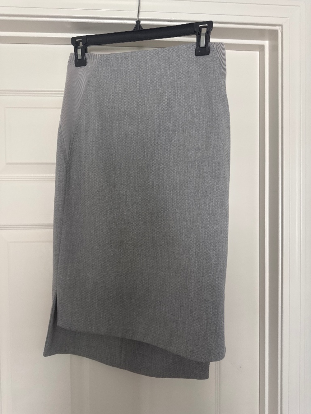 Ted Baker of London Grey textured pencil skirt Size 1- rose gold zipper